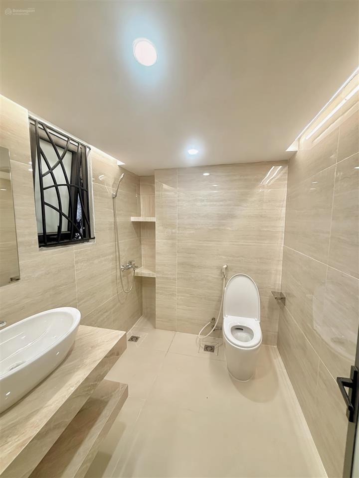 Cho thuê nhà mới 100% gần hoàn kiếm 5 phút kd/vp/studio, thang máy, ô tô tận cửa