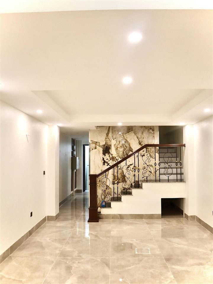 Cho thuê nhà mới 100% gần hoàn kiếm 5 phút kd/vp/studio, thang máy, ô tô tận cửa