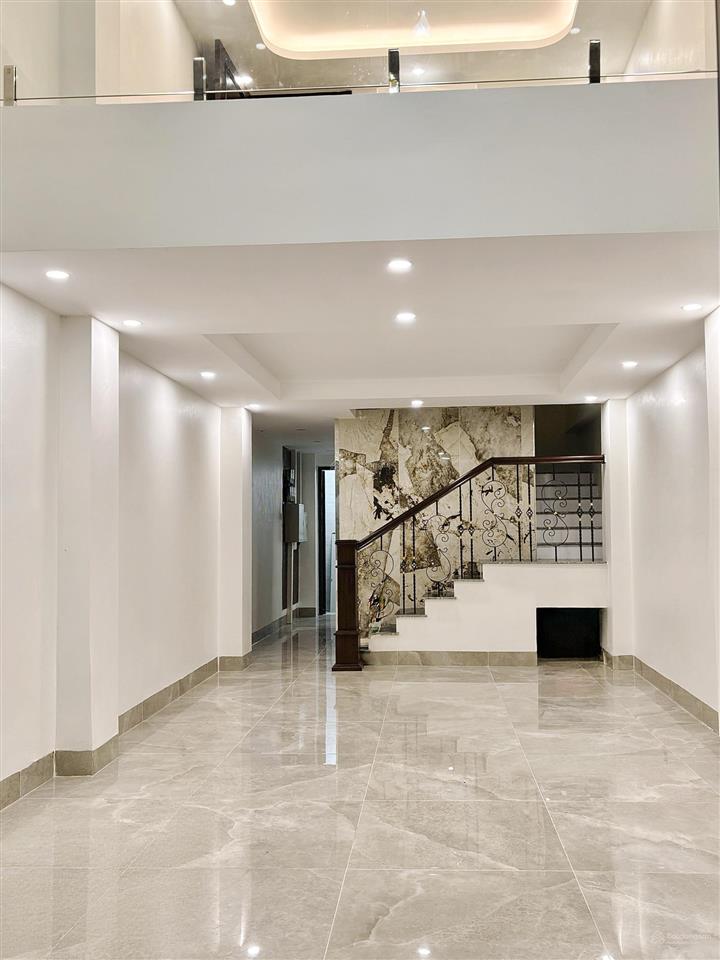 Cho thuê nhà mới 100% gần hoàn kiếm 5 phút kd/vp/studio, thang máy, ô tô tận cửa