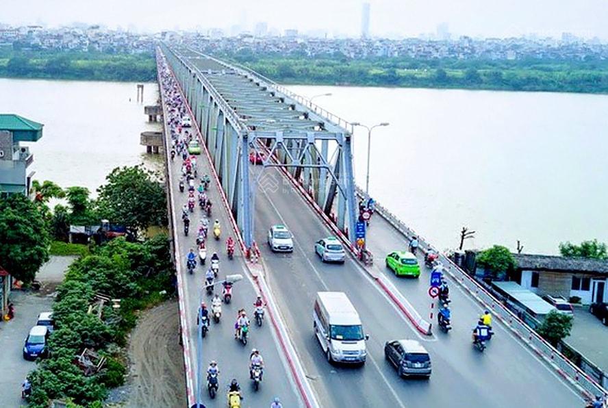 Bán đất bồ đề, ngay gần cầu chương dương, diện tích 50 m2, mặt tiền 5 m, giá chỉ nhỉnh 9 tỷ.