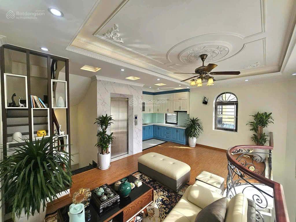 Bán nhà phường sài đồng, gara ô tô, lô góc, 40 m2, 6 tầng, thang máy, giá chỉ 11.8 tỷ.