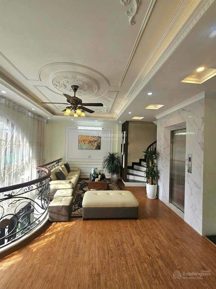Bán nhà phường sài đồng, gara ô tô, lô góc, 40 m2, 6 tầng, thang máy, giá chỉ 11.8 tỷ.
