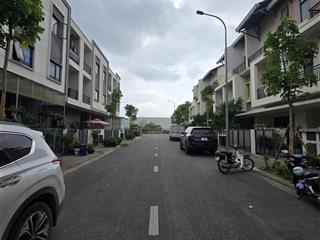 Chính chủ bán căn thô lk 75m tại khu belome
