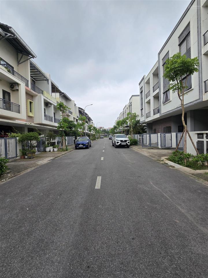 Chính chủ bán căn thô lk 75m tại khu belome
