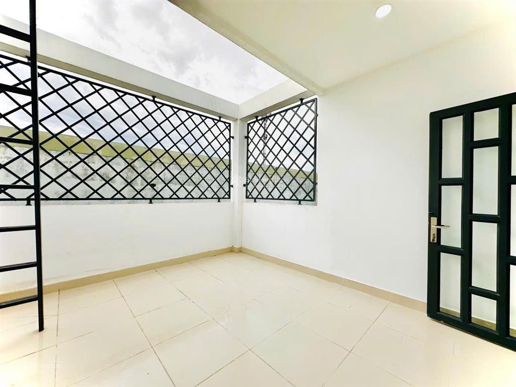 Hàng hiếm tầm giá 2 tỷ. nhà hẻm 6m lê lai p3 gò vấp. hợp đồng thuê 12tr, sổ riêng sang tên ngay
