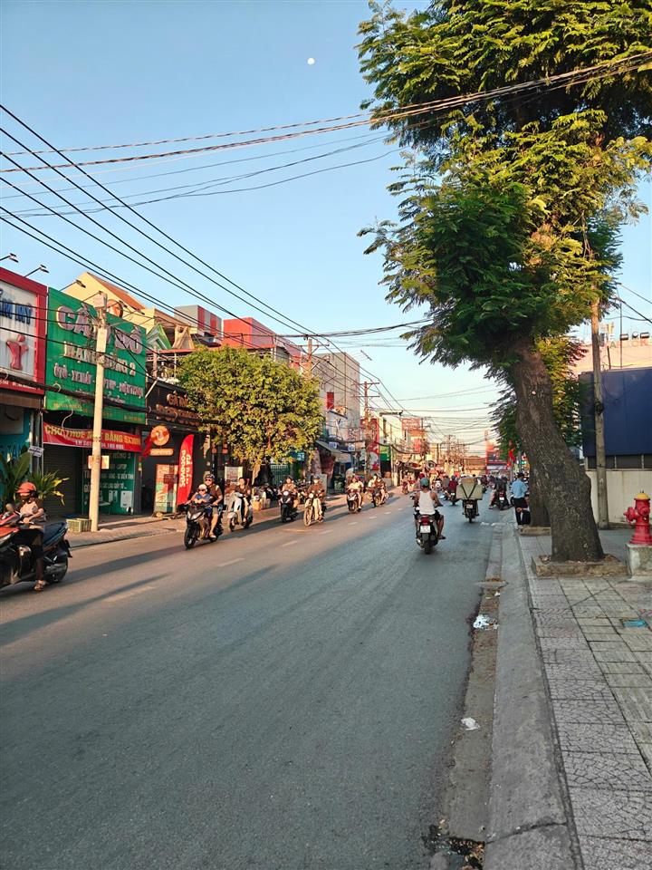 Bán nhà đường nguyễn ảnh thủ ngang 5x15m giá 8.5 tỷ tl