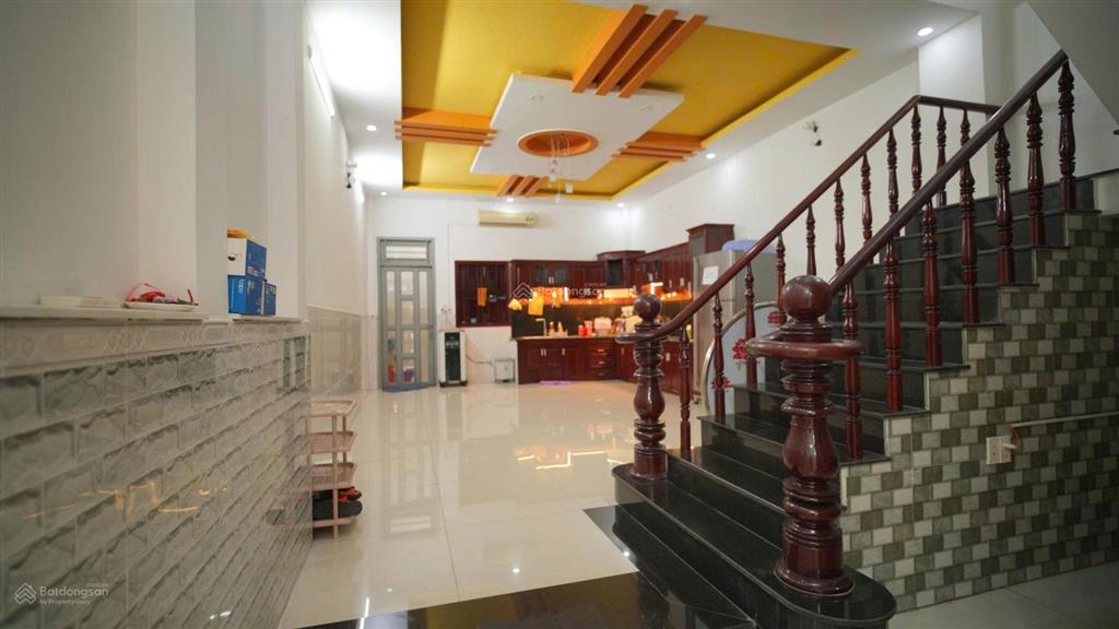 Bán nhà 3 tầng hẻm 7m thông đường trần thị năm (5x23), giá 7.99 tỷ bl