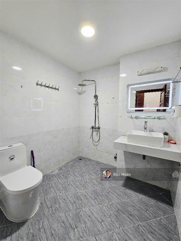 Bán nhà ngọc thụy 5 tầng 4 ngủ, gần công viên, trường qt pháp  chỉ hơn 6 tỷ
