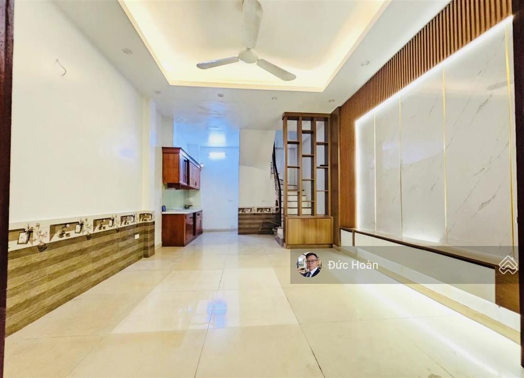 Bán nhà thạch bàn 38m2, 5 tầng 3 ngủ, gần aeon mall  nhỉnh 7 tỷ