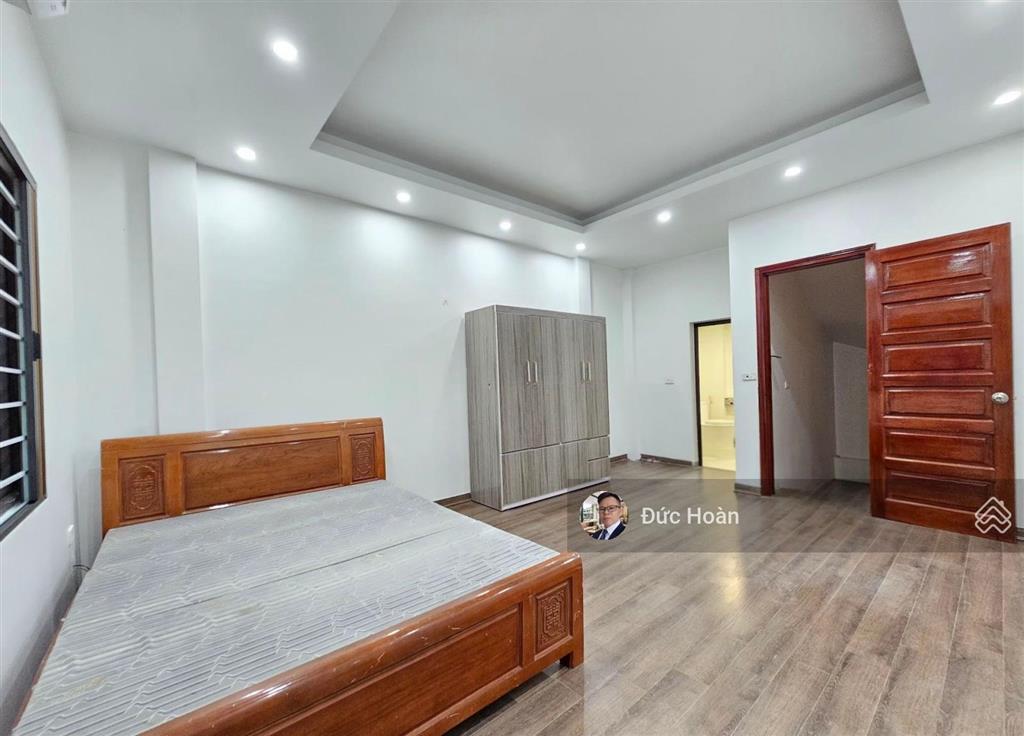 Bán nhà thạch bàn 38m2, 5 tầng 3 ngủ, gần aeon mall  nhỉnh 7 tỷ