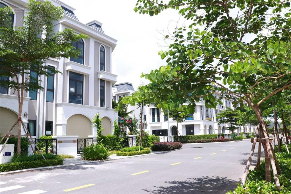 Khách ngộp bán lỗ căn nhà 1 trệt 2 lầu giá 2,2 tỷ.  0973 013 ***