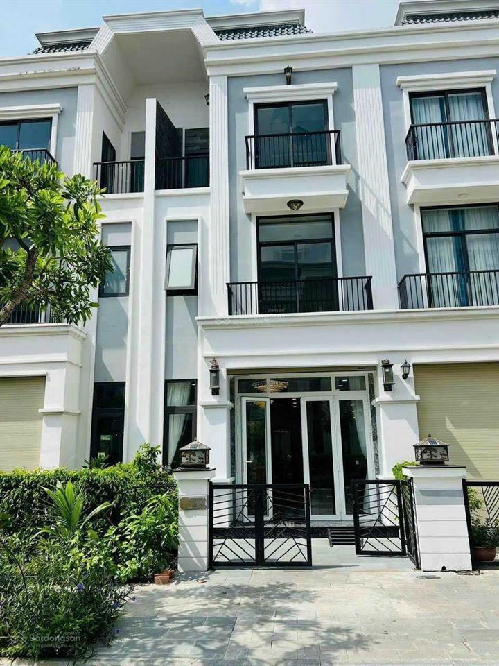 Khách ngộp bán lỗ căn nhà 1 trệt 2 lầu giá 2,2 tỷ.  0973 013 ***