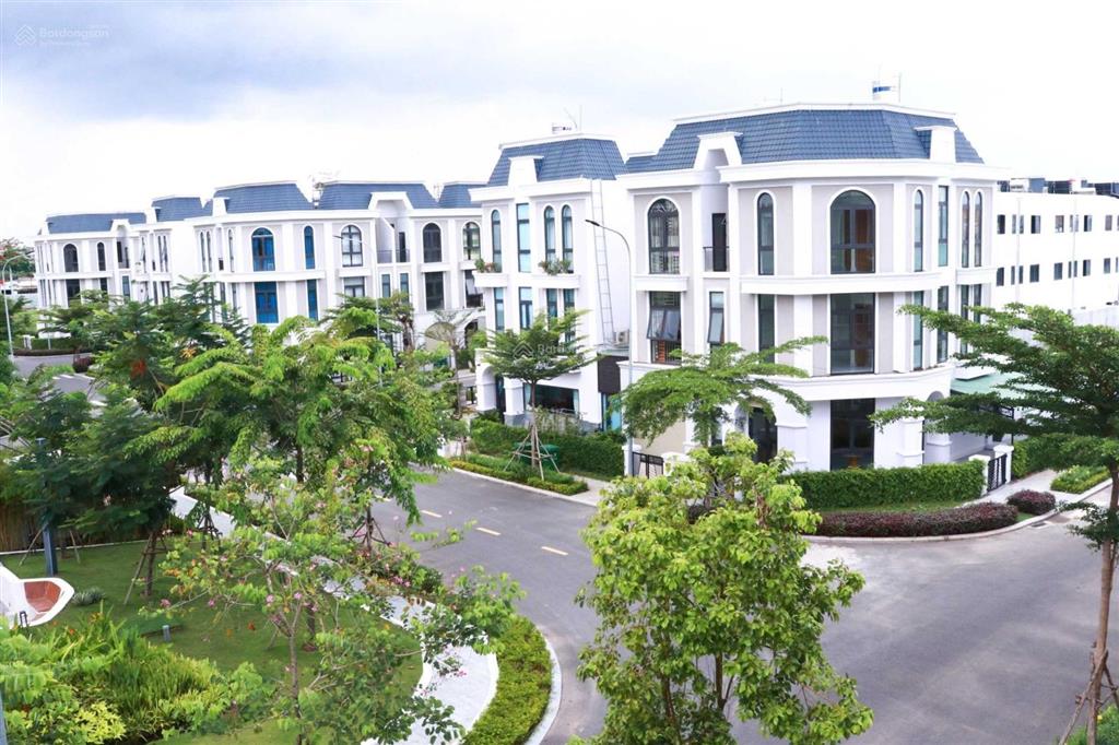Khách ngộp bán lỗ căn nhà 1 trệt 2 lầu giá 2,2 tỷ.  0973 013 ***