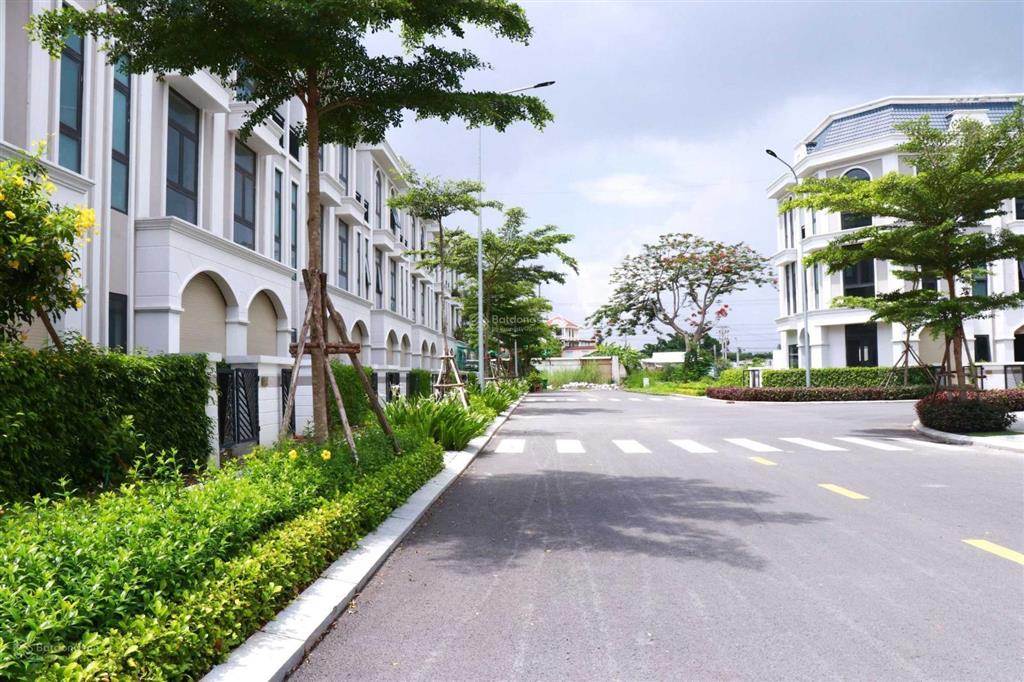 Khách ngộp bán lỗ căn nhà 1 trệt 2 lầu giá 2,2 tỷ.  0973 013 ***