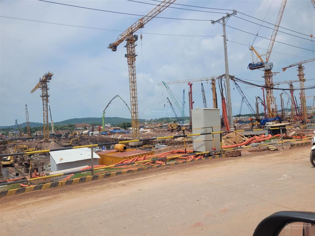 Chính chủ cần tiền bán gấp.đất tại an thơiphú quốc giá 1,3 tỷ, 315m2, chính chủ, uy tín