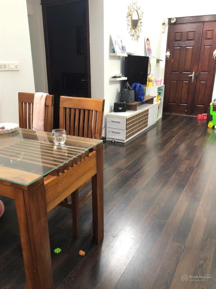 Chính chủ gửi bán căn góc toà ct1  văn quán diện tích 72m, 2pn. tầng trung. nhà sạch đẹp