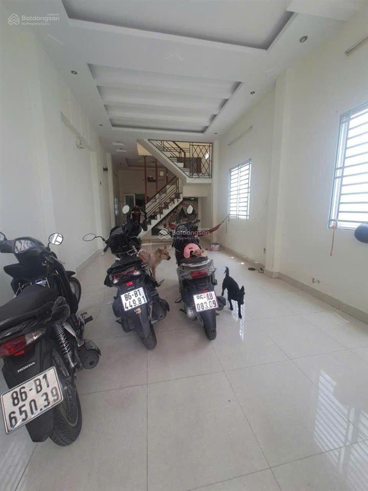Nhà 2 tầng mặt tiền  nở hậu, dòng tiền 20tr/th đường thạnh lộc 51 phường thạnh lộc q12,dt 187m2