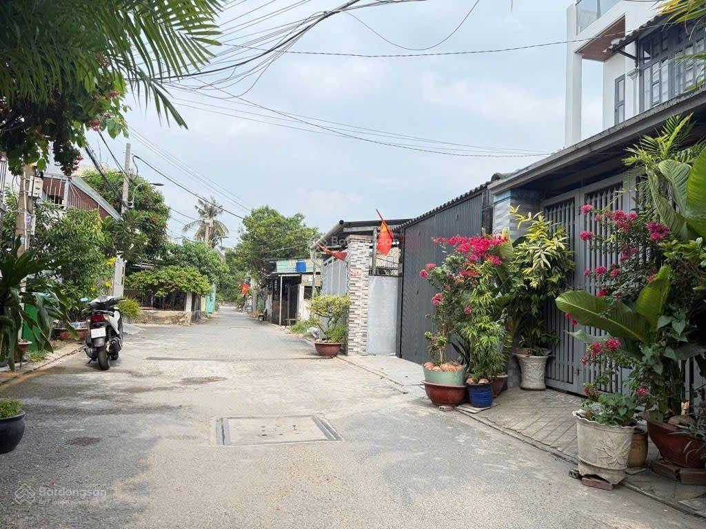 Nhà 2 tầng mặt tiền  nở hậu, dòng tiền 20tr/th đường thạnh lộc 51 phường thạnh lộc q12,dt 187m2