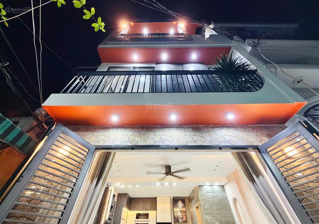 Nhà mới ngay tân hoà đông, 52m2, 4 tầng btctc, 4 pn, hẻm rộng 5m gần mặt tiền, tiện cho thuê