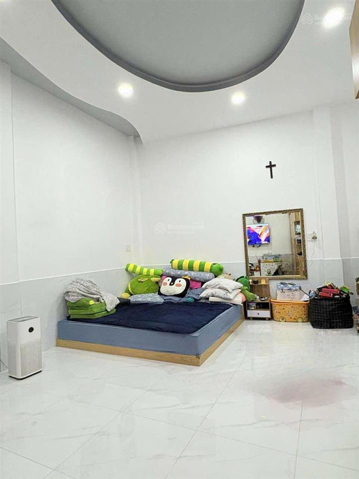 Phạm văn chí  quận 6  dtcn 98.2m2 ( 4.5x15m )  nở hậu lớn * giá chỉ hơn 90tr/m2