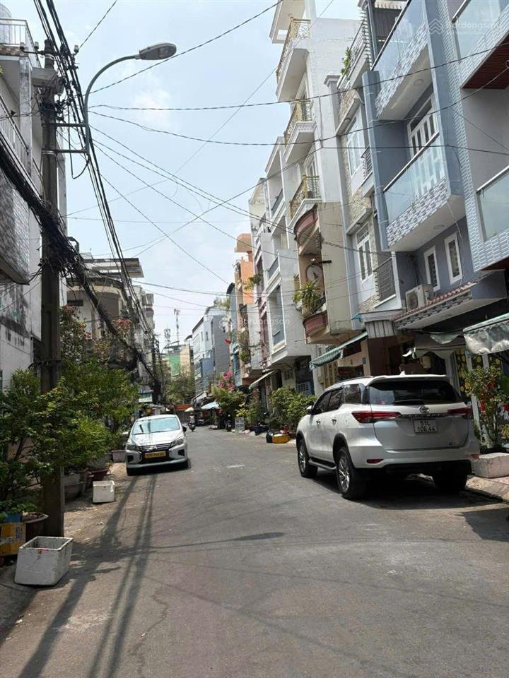Hẻm 8m thông  minh phụng  quận 11  dtcn 42m²  4 tầng btct * giá 9 tỷ tl