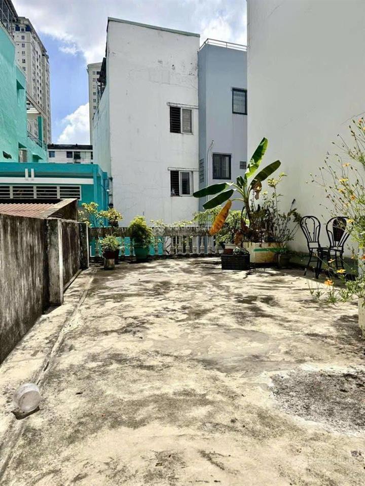 Khu kinh doanh sầm uất  nhật tảo  quận 11  52.4m² (4.1*13.7)  3 tầng  nở hậu *giá 7.x tỷ tl