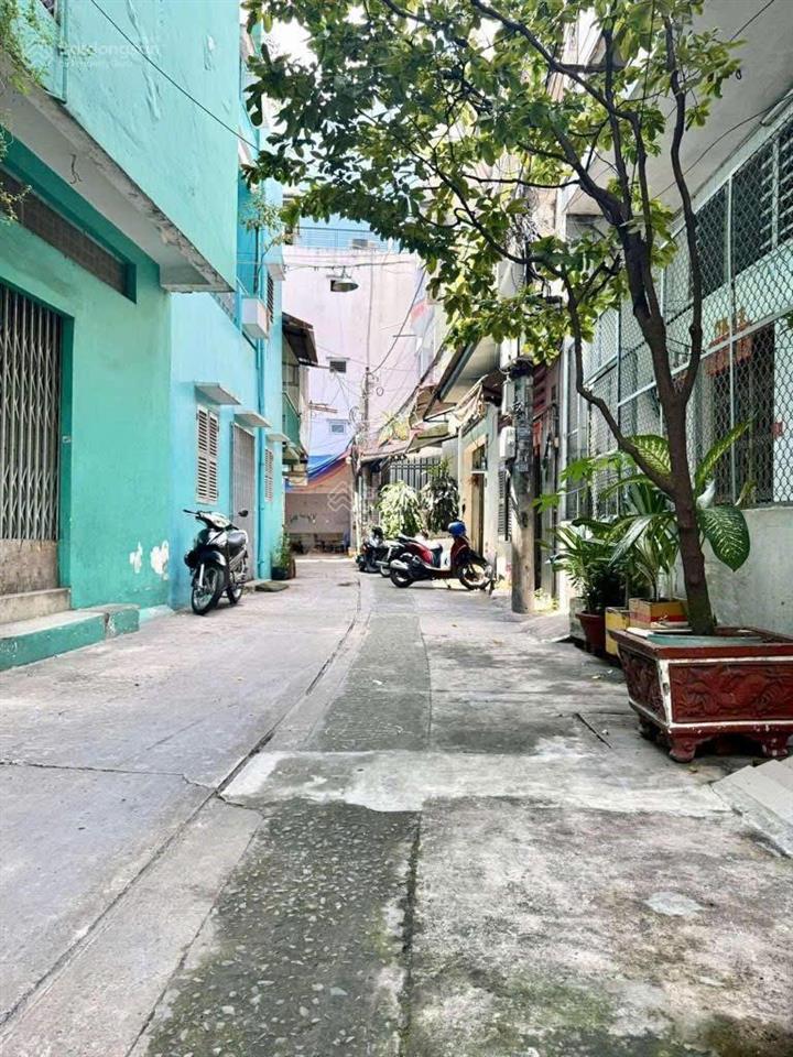 Khu kinh doanh sầm uất  nhật tảo  quận 11  52.4m² (4.1*13.7)  3 tầng  nở hậu *giá 7.x tỷ tl