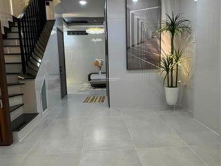 Nhà đẹp lạc long quân  quận 11  42m² (3.9x12m)  5 tầng  thang máy  5pn 
