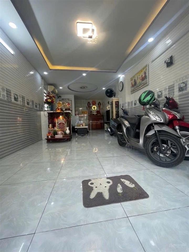 Nhà căn góc đường 10m  hồng bàng  quận 11  67m² (4x17)  3 tầng btct