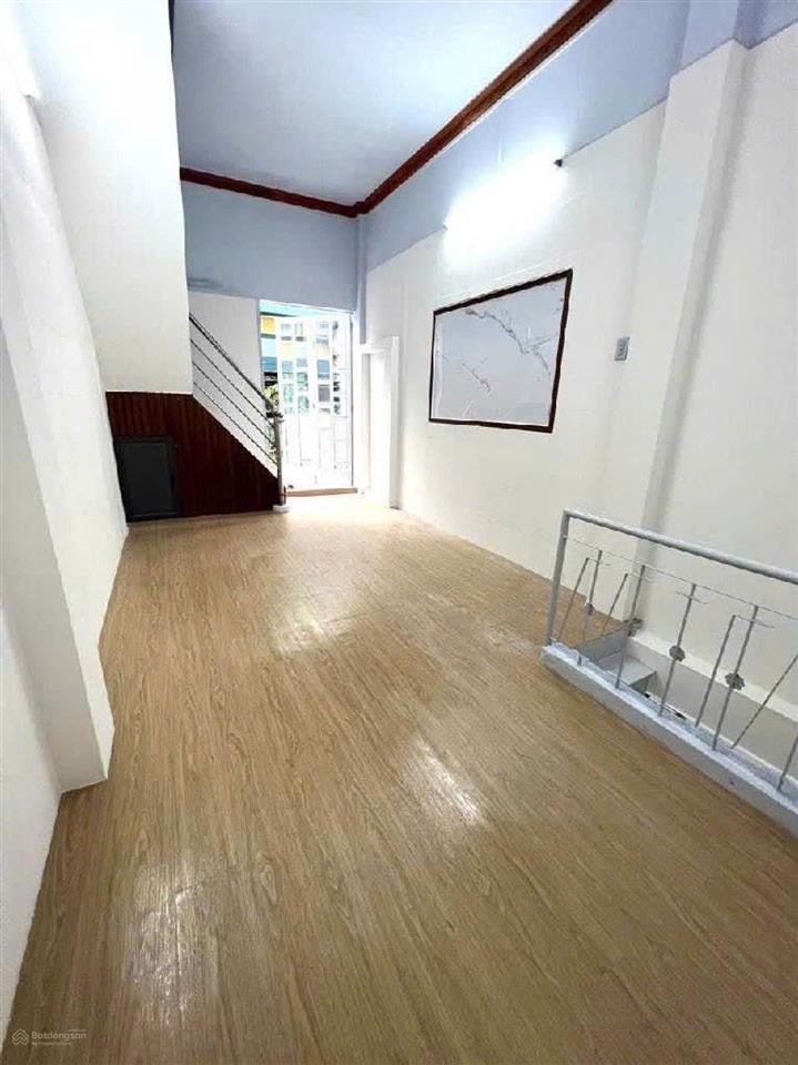 Hxh thông  xóm đất  quận 11  31m²(310)  4 tầng  giá 5.x tỷ tl