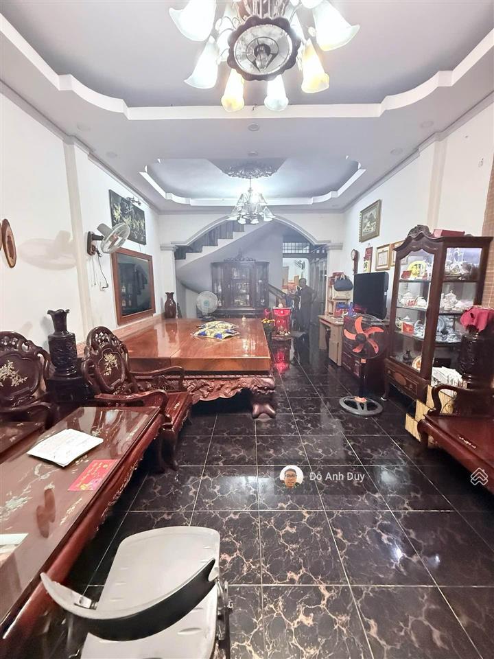 Nhà etown 2 cộng hòa , 70 m2 3 tầng 7 tỷ hẻm 4 m
