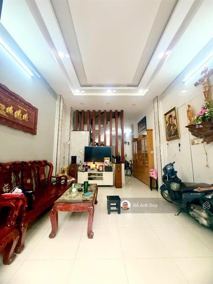 Nhà ngay cộng hoà , 70 m2 3 tầng ở ngay 7 tỷ hẻm trước nhà 5 m