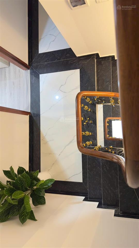 Bán nhà chỉnh chủ  ngõ nông  gần phố  hàng xóm time city