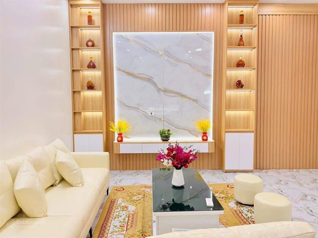 Nhà đông thiên  ngõ nông  gần phố  4 tầng  nhỉnh 7 tỷ