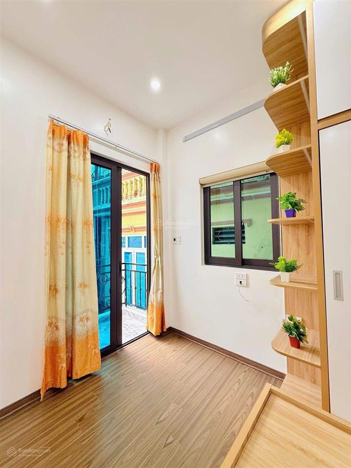 Nhà đông thiên  ngõ nông  gần phố  4 tầng  nhỉnh 7 tỷ