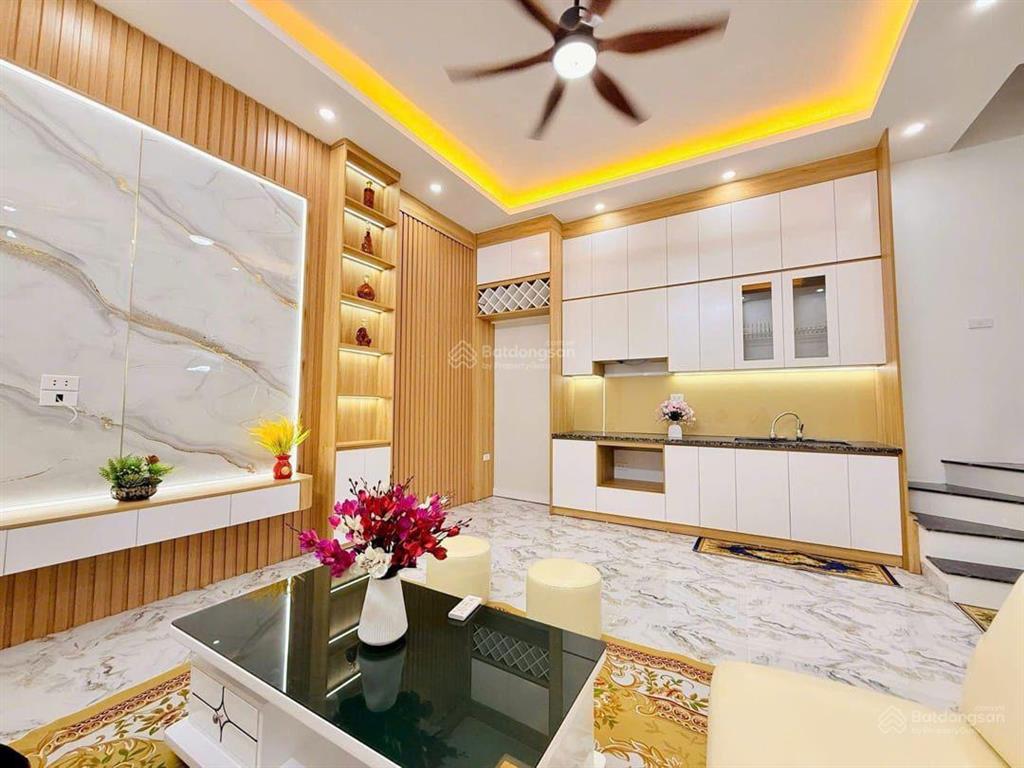 Nhà đông thiên  ngõ nông  gần phố  4 tầng  nhỉnh 7 tỷ
