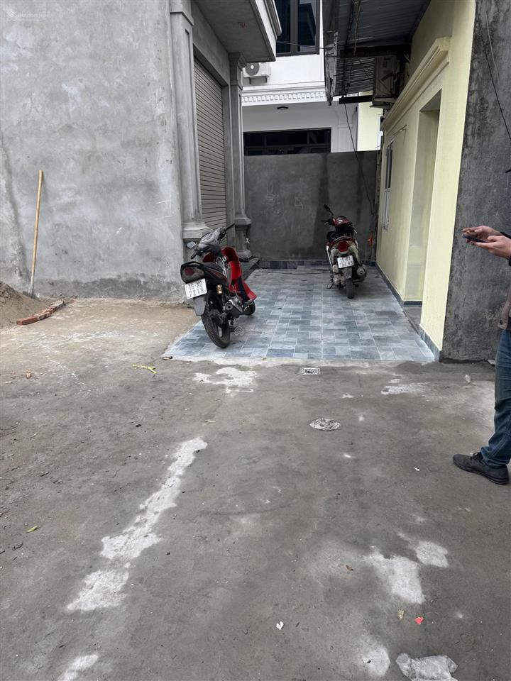 Nhà độc lập , xây full đất .  chính chủ