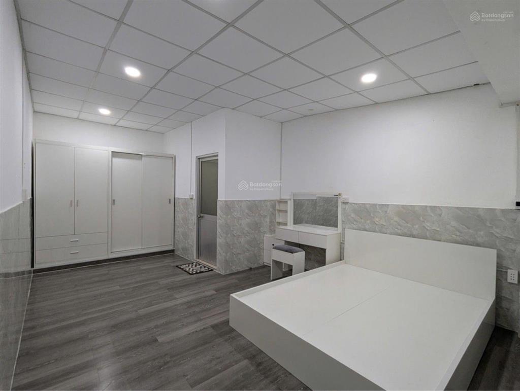 Nhà mặt tiền trục lê văn việt, tăng nhơn phú q9, vừa ở vừa kinh doanh, ngang 6,1m 3pn, chỉ 9,x tỷ