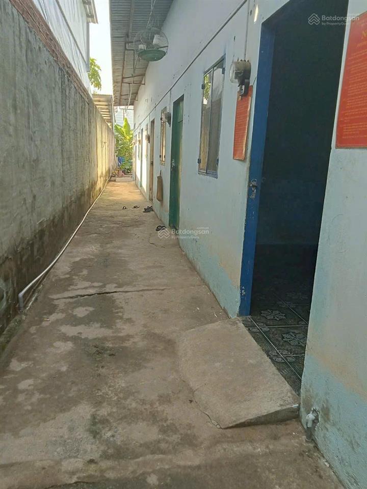Chủ ngợp bán dãy trọ 8 phòng 180m2 giá 1ty8 cách quốc lộ 200m thuộc tuyến đường basa củ chi .shr