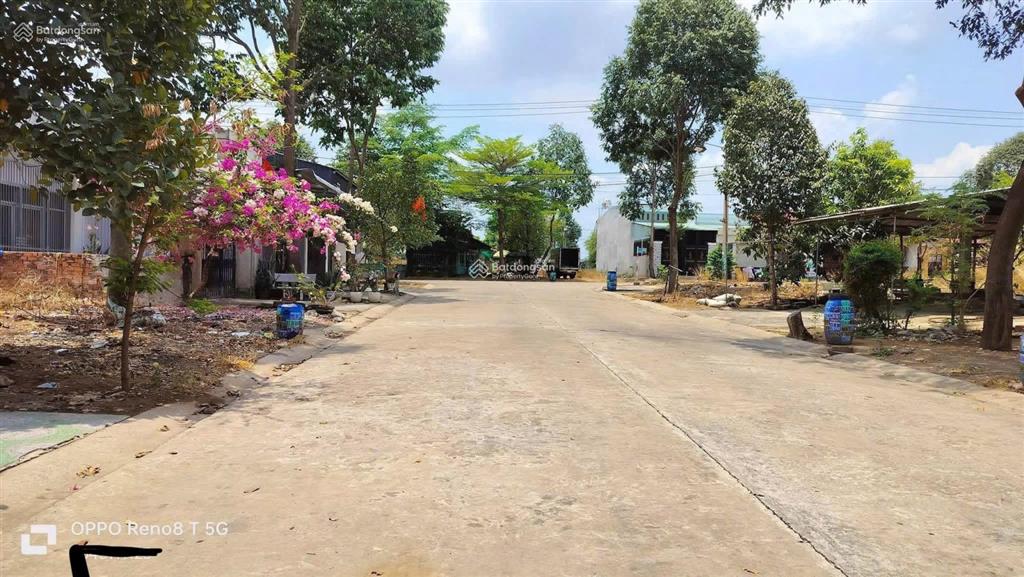 Đất gần vinhome!!!lô đất 85m2(5x17)giá 1tỷ2 đường nguyễn thị lắng xã tân phú trung huyện củ chi shr