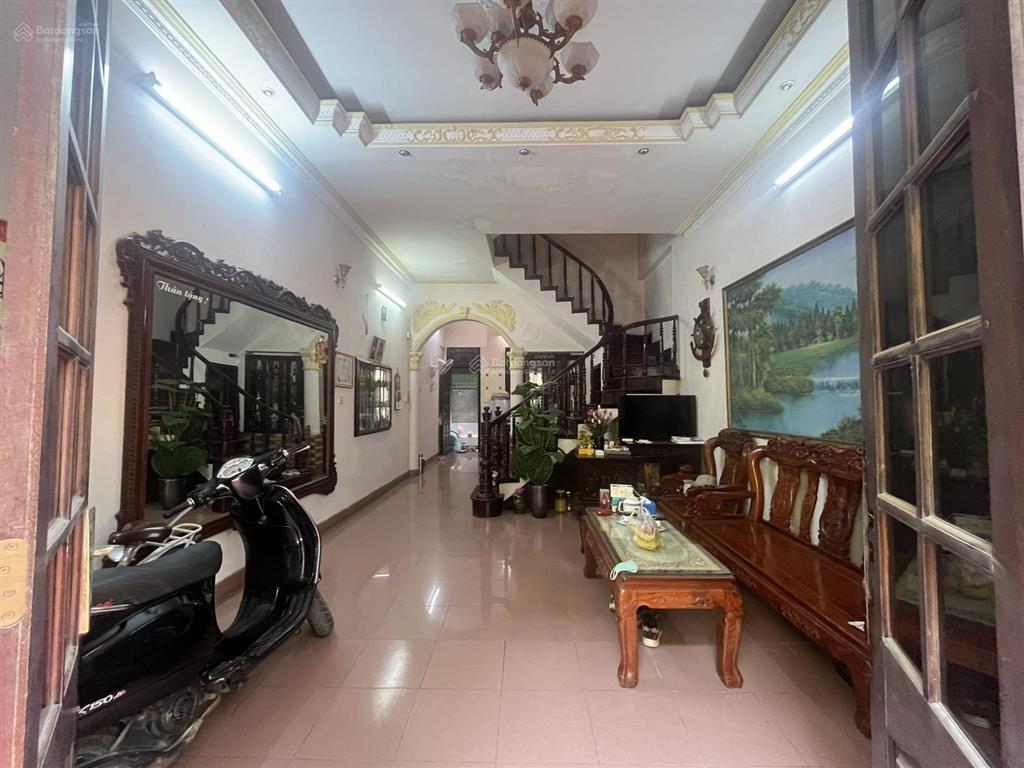 Chính chủ bán nhà diện tích sử dụng 70m2, diện tích sổ 53m2 tại ngõ 3 trần nhật duật, hà đông