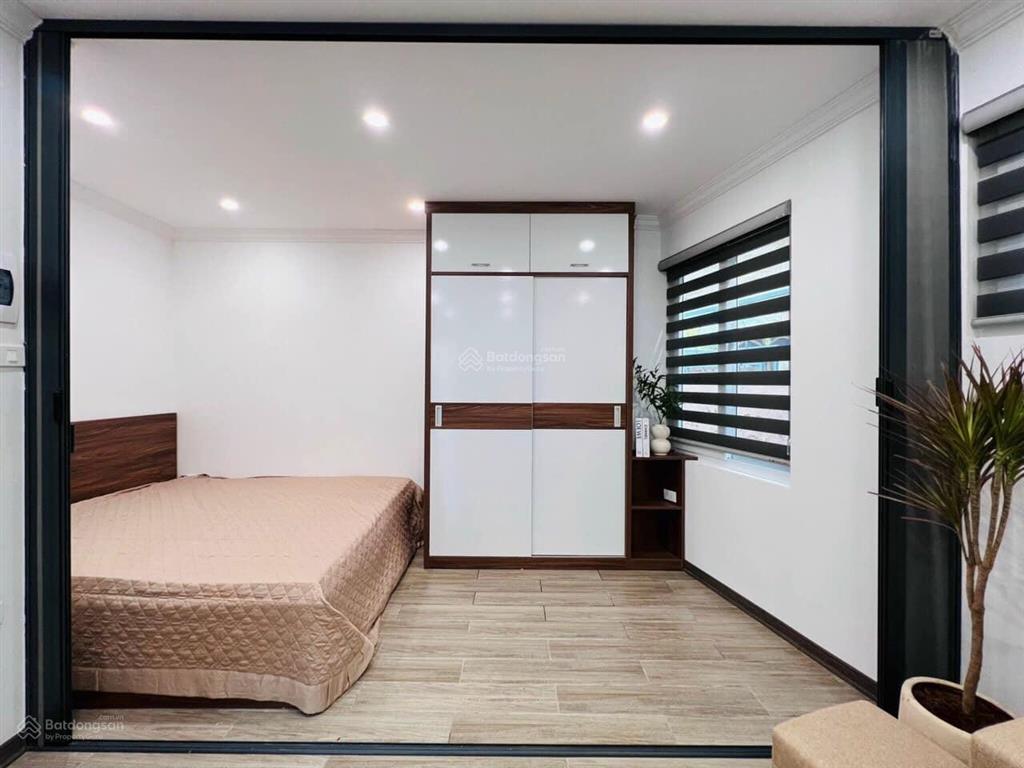 Nhà ngõ thuỵ khuê  tây hồ, nhà đẹp ở ngay, gần phố  gần hồ tây, ngõ thông, dt 30m2, mt 4m,