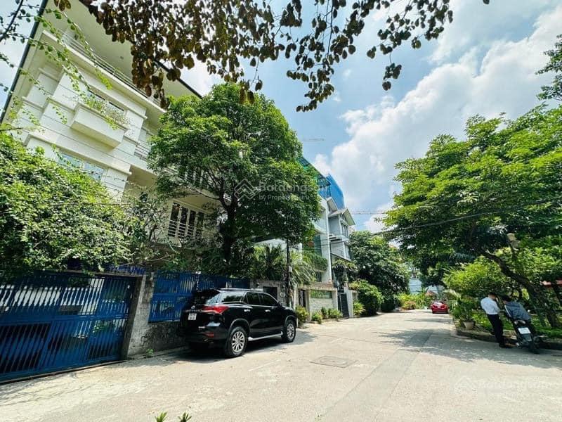 Bán đất mặt phố lạc long quân  tây hồ, mặt nội khu vườn đào, vuông vắn, 420m2, mt 15m, giá rẻ