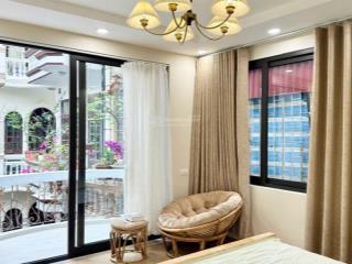 Nhà ngõ trung tâm hai bà trưng, dt 30m², nhà đẹp, gần phố, sân rộng trước nhà, lô góc 3 thoáng