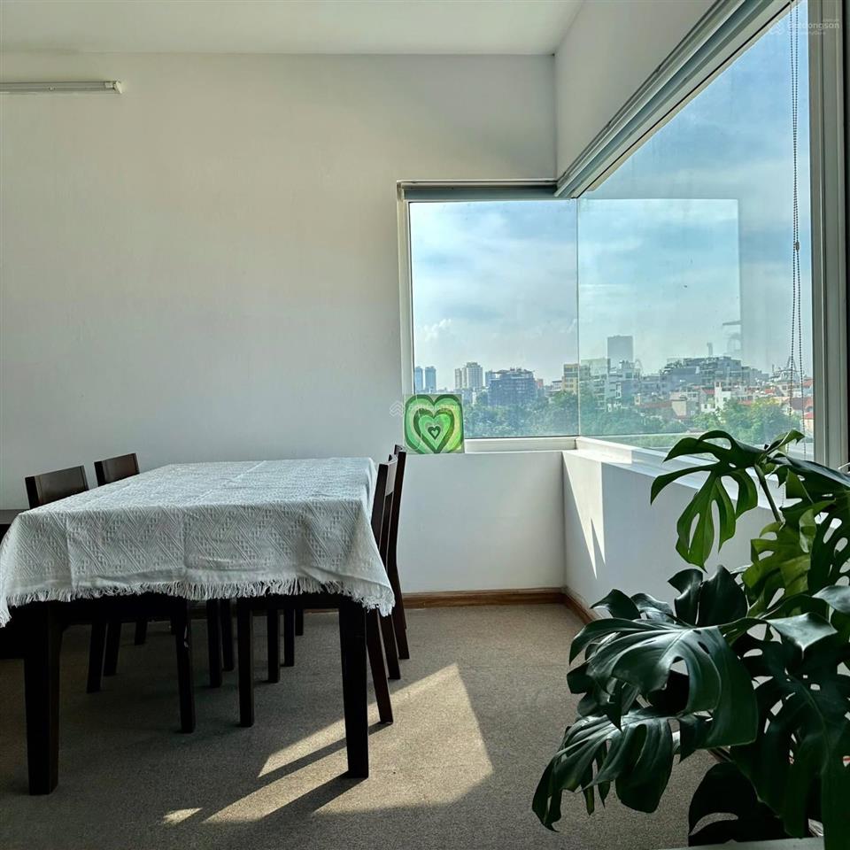 Dòng tiền  450tr/tháng  cách hồ tây 50m, lô góc, ô tô nhỏ đỗ cửa, dt 270m mt 16m giá 92 tỷ