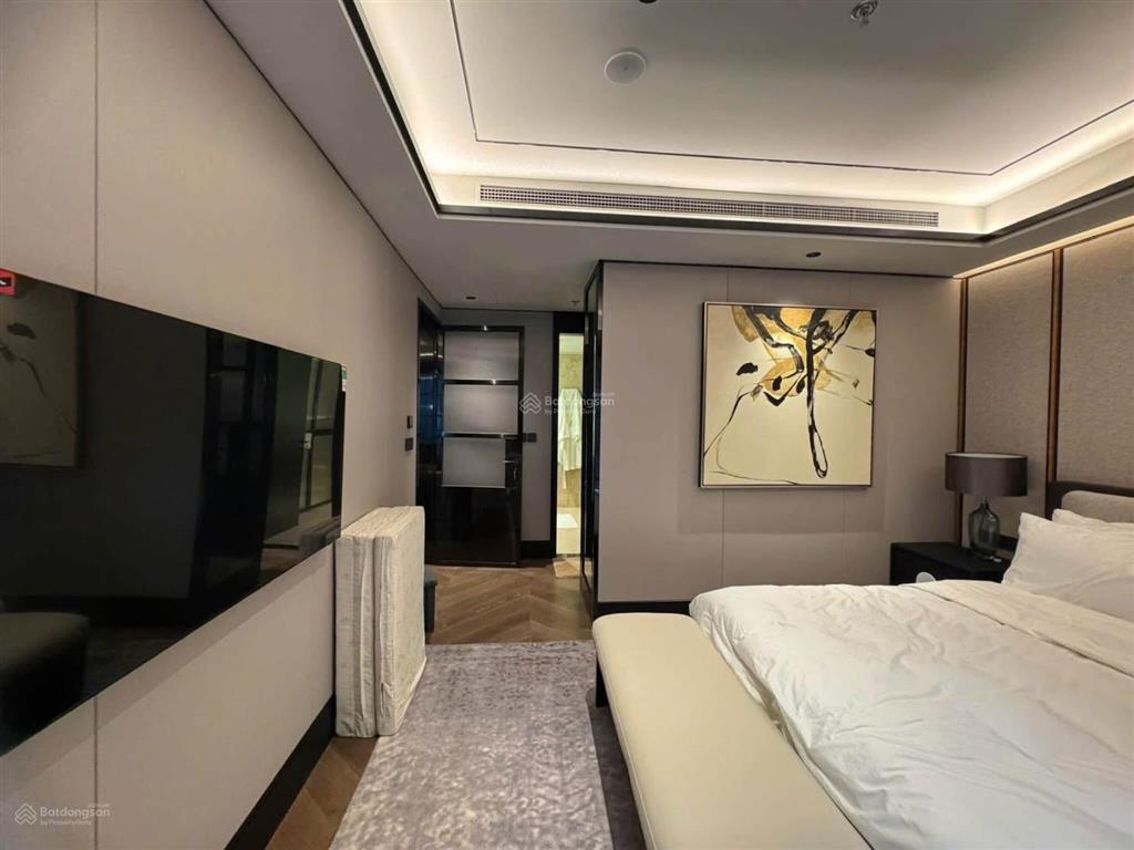 Bán nhà mặt phố hàng bè dt 127m2 xây 6t mt 4.6m giá 85 tỷ