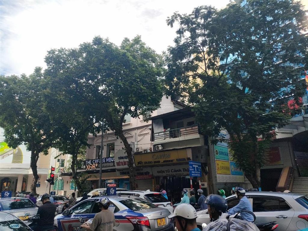 Bán nhà phố hàng bài  hoàn kiếm, vị trí vàng, 230m2, mt 6m, ra hồ hoàn kiếm chỉ vài phút đi bộ