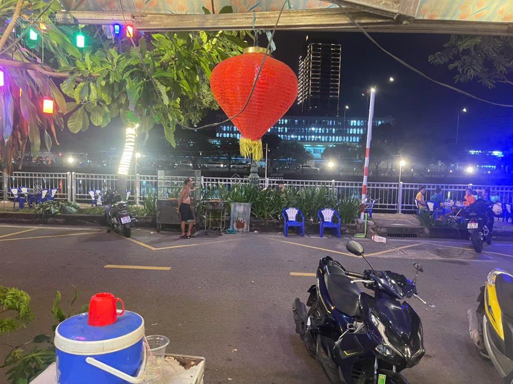 Sang mặt bằng mặt tiền bờ kè quận 8