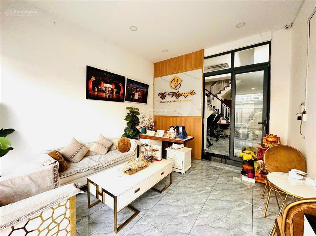 Bán gấp nhà tô ngọc vân. linh đông. thủ đức. giá 3 tỷ 990. đường ô tô. đang cho thuê 15tr/ tháng.