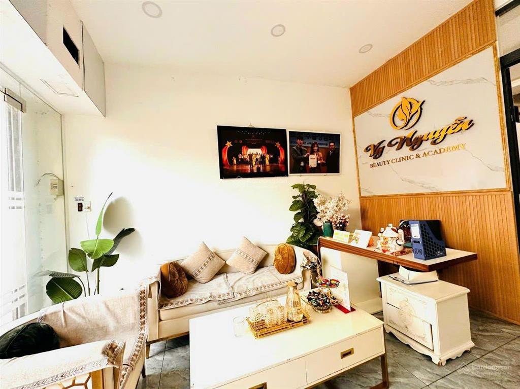 Bán gấp nhà tô ngọc vân. linh đông. thủ đức. giá 3 tỷ 990. đường ô tô. đang cho thuê 15tr/ tháng.